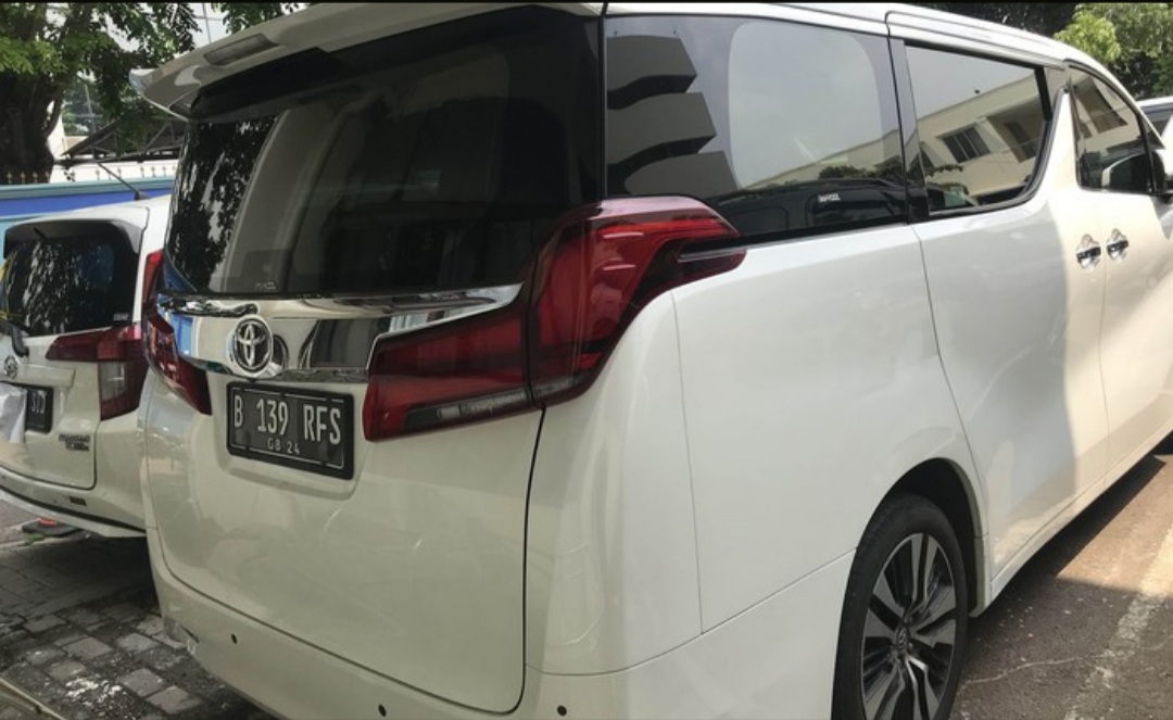 Penuhi Panggilan Ditlantas Polda Metro Jaya, Rachel Vennya Datang Lebih Awal Dengan Mobil Berbeda