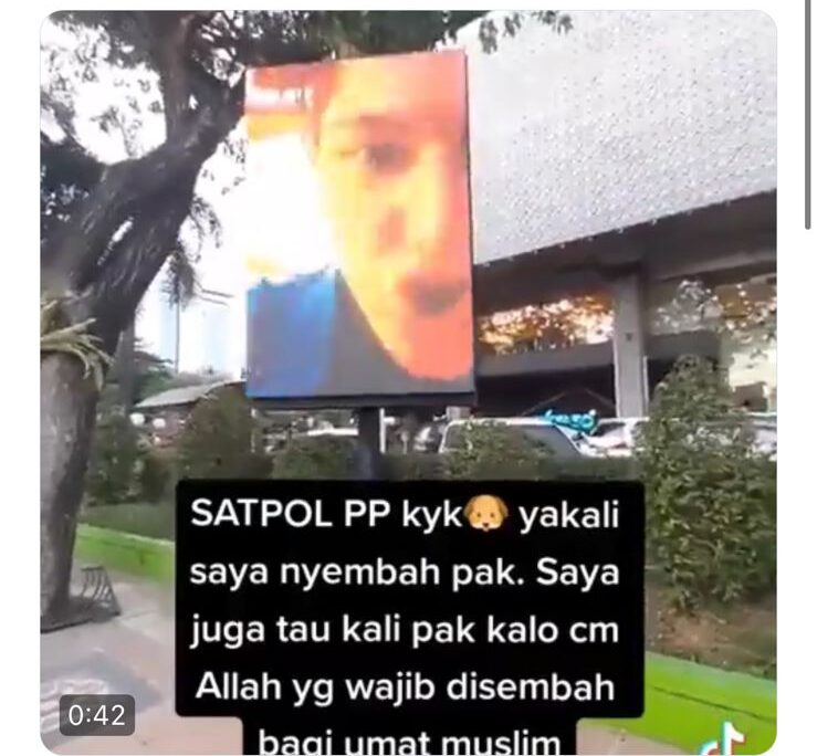 Satpol PP Tertibkan Kpopers Yang Buat Kemacetan Di Surabaya