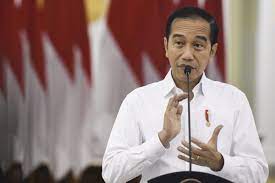 Jokowi Didesak Reshuffle Luhut dan Erick Thohir