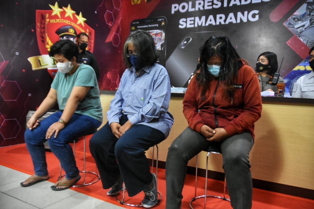 Polisi Tangkap Emak-Emak Joki Vaksin di Semarang