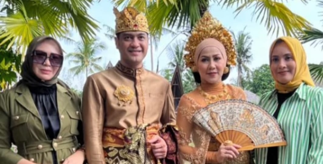 Perut Vena Melinda Jadi Sorotan Saat Prewedding dengan Ferry Irawan di Bali