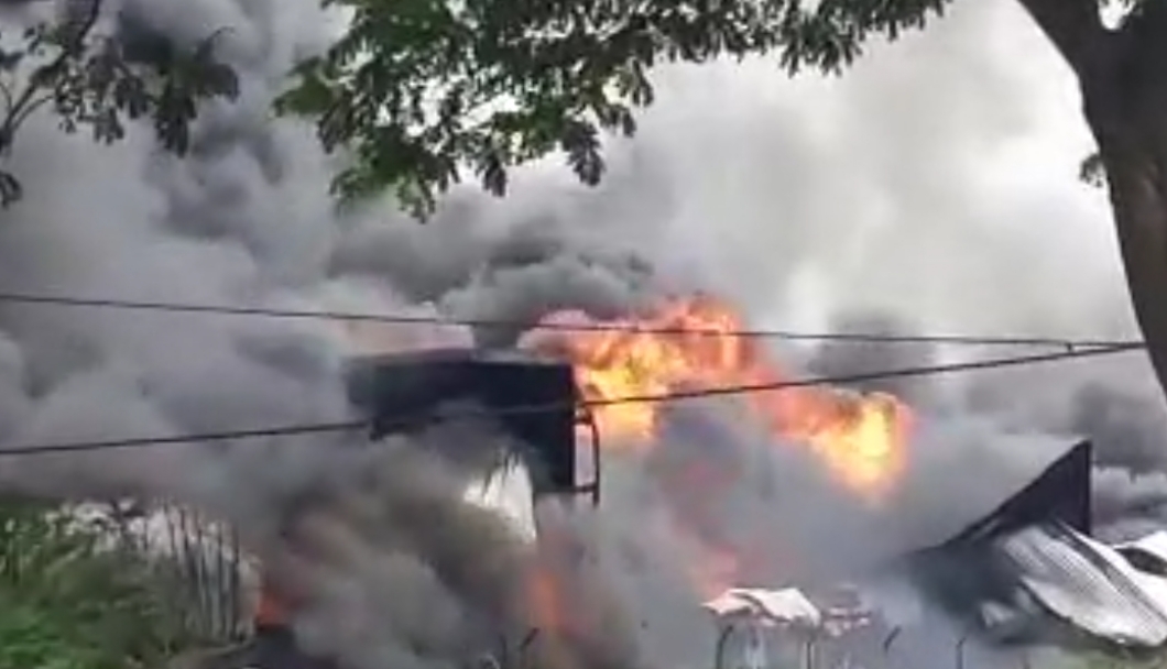 Kebakaran Pabrik Plastik di Pati, 15 Unit Pemadam DiKerahkan
