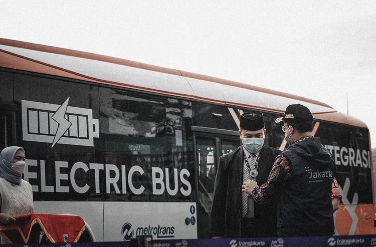 Kurangi Emisi Karbon, Transjakarta Pakai Armada Bus Listrik