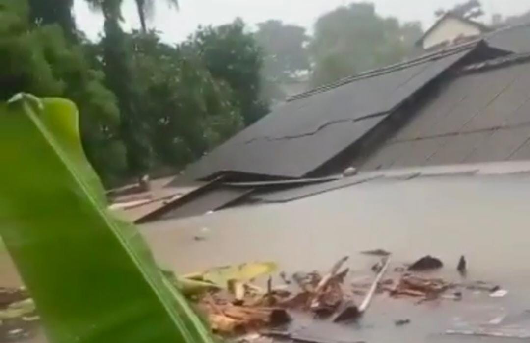 Banjir di Kota Serang Hingga Setinggi Atap Rumah