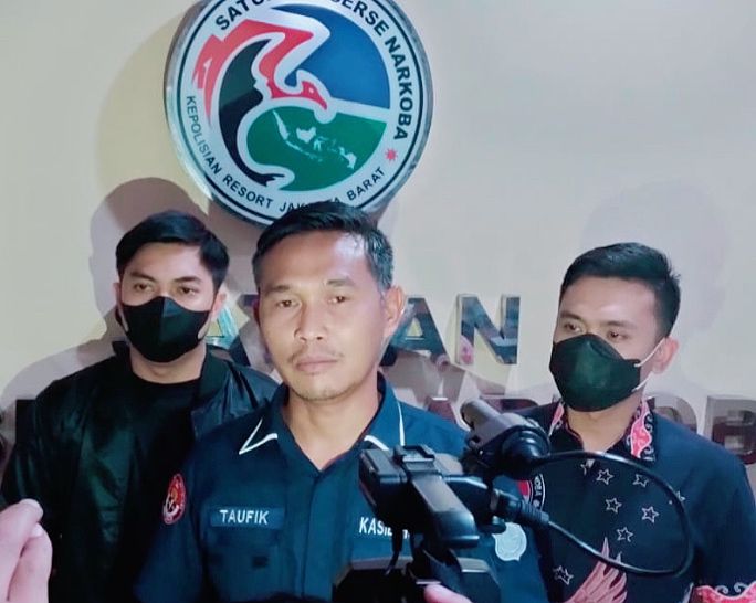 Satnarkoba Polres Metro Jakarta Barat Amankan Seorang Musisi terkait penyalahgunaan Narkotika