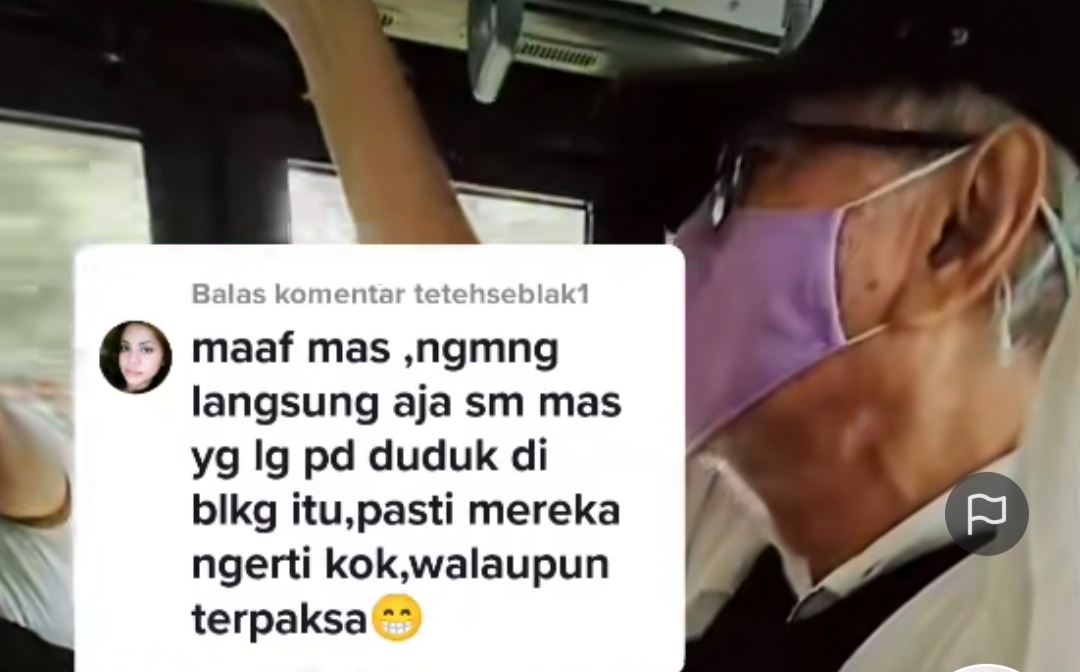 Kakek Berdiri di Bus Transjakarta Diacuhkan Penumpang Lain
