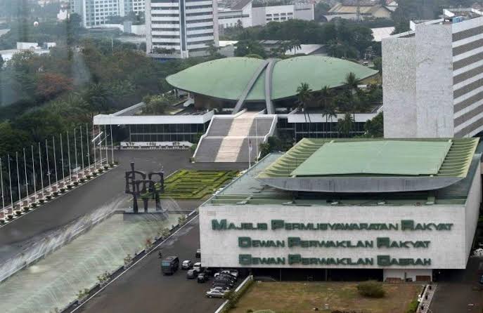 Pelapisan Aspal Area Gedung DPR RI Anggarkan 11 Miliar