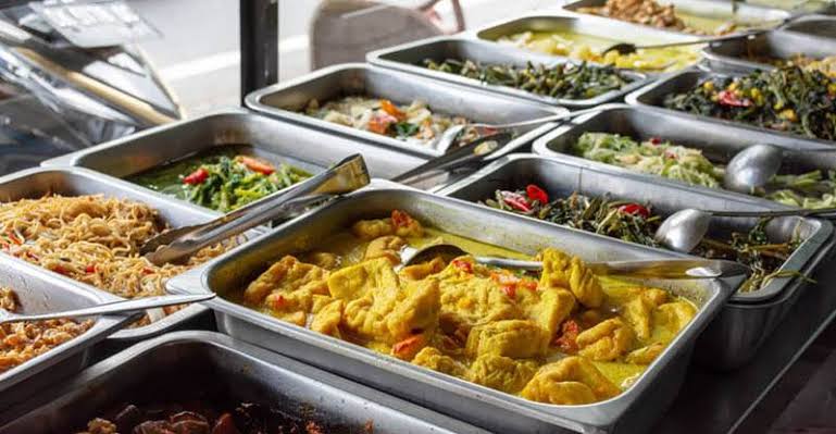 MUI Sebut Warung Boleh Buka Bulan Ramadan Saat Siang Asal Jangan Pamer Makanan
