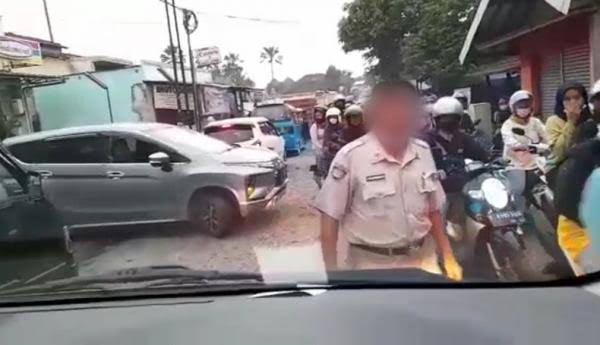 Oknum ASN Minta Maaf Buntut Gebrak Ambulans di Sukabumi