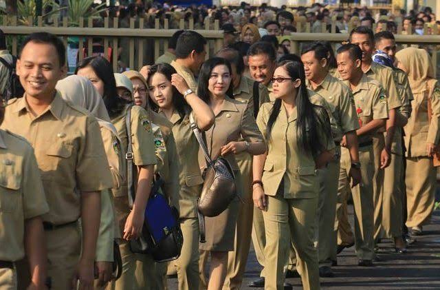 Bahagia ! Presiden Jokowi Akan Cairkan Gaji ke 13 PNS dan Bonus 50 Persen