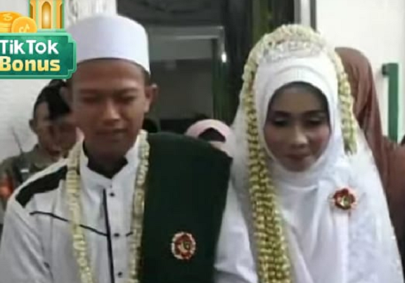 Tanpa Dipertemukan, 22 pasangan pengantin ikuti nikah massal di Sidoarjo