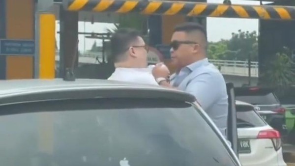 Pengendara Pajero Arogan Tampar Pengendara Yaris Dilaporkan ke Polda Metro Jaya
