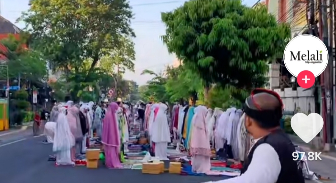 Pecalang Ikut Amankan Sholat Idul Fitri di Bali