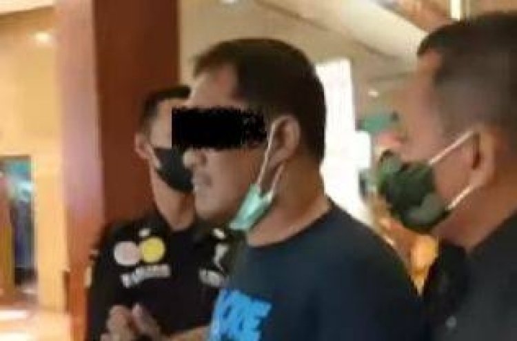 Viral Seorang Pria Diduga Lakukan Pelecehan Terhadap Anak Kecil di Mall