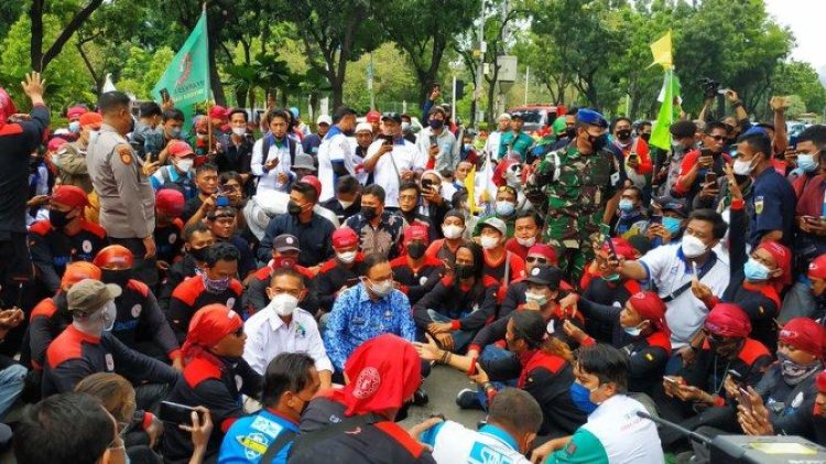 Permintaaan Buruh Kepada Gubernur DKI Perihal Batalnya Kenaikan UMP Jakarta