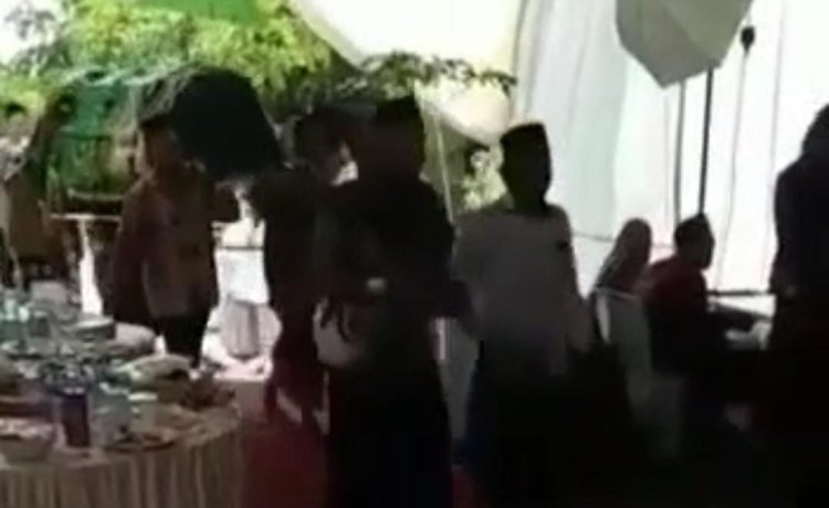 Viral, Rombongan Pengantar Jenazah Lewati Pesta Pernikahan