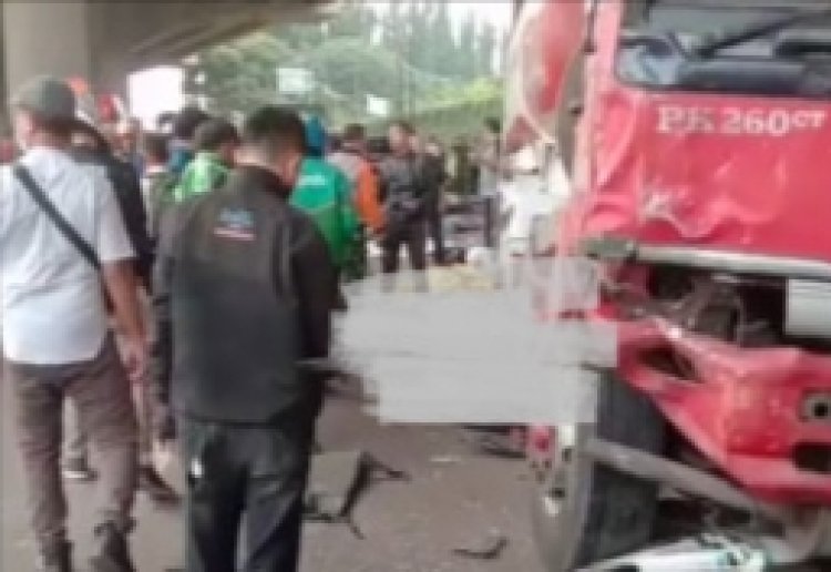 BREAKING NEWS: Kecelakaan Maut di Cibubur, Korban Berjatuhan