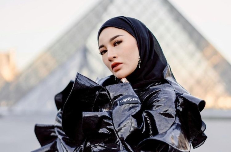 Usai Pulang Haji, Shandy Purnamasari Malah Lepas Hijab