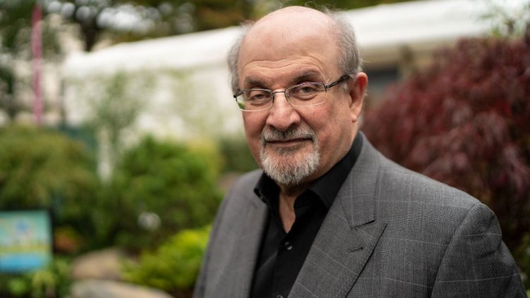 Penulis Novel Salman Rushdie Di Tikam Di Atas Panggung Di New York