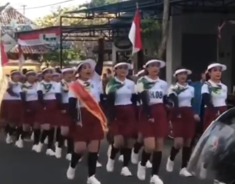 Viral, Perawat Baris-berbaris Sembari Berjoget di Jalan Raya