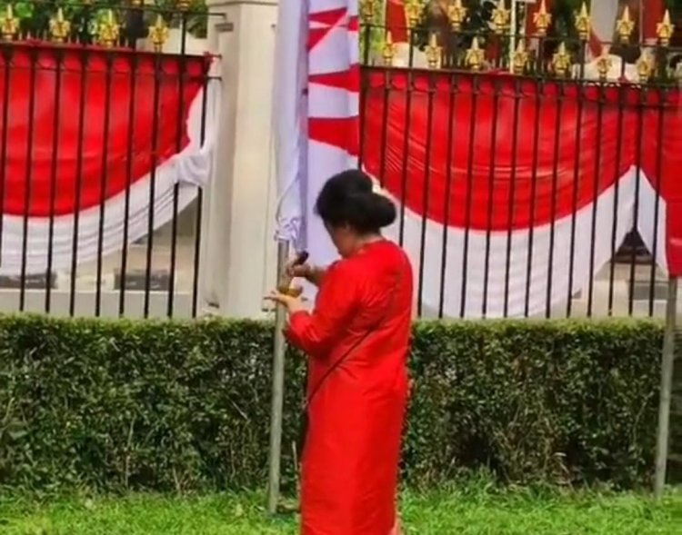 Mba Rara Si Pawang Hujan Beraksi Saat Upacara Kemerdekaan di Istana Negara