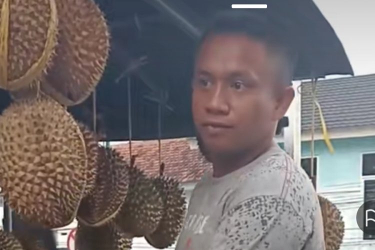 Viral Pedagang Durian Punya Wajah Mirip Ferdy Sambo Lambeturah