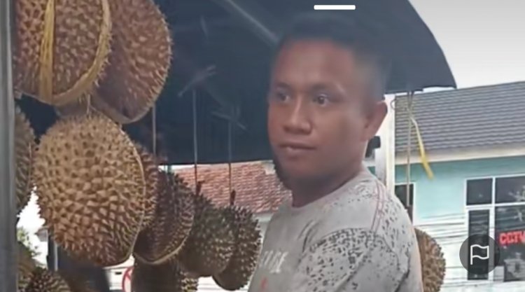Viral Pedagang Durian Punya Wajah Mirip Ferdy Sambo