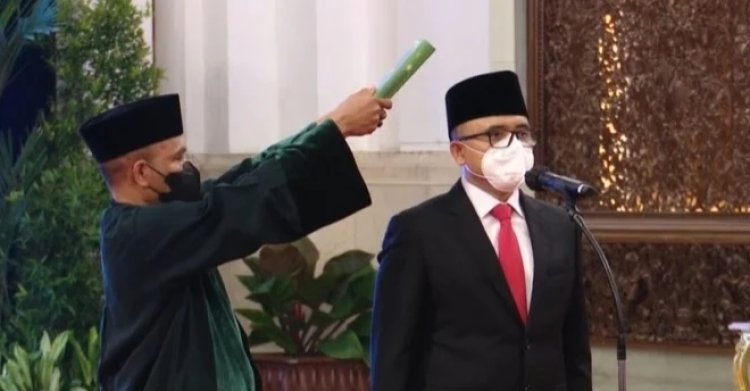 Jokowi Lantik Menteri Baru, Muncul Tagar Menteri Mesum