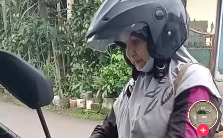 Viral Nenek 83 Tahun Masih Jago Bawa Sepeda Motor