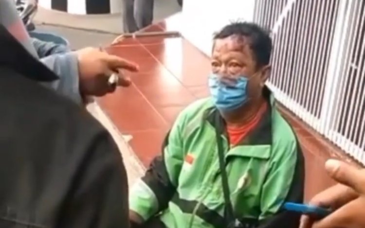 Viral! Driver Ojol Dipukuli Diduga Serobot Antrean di Semarang