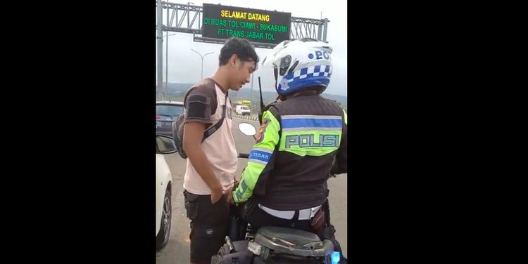 Viral! Polisi Bentak Pengendara Mobil di Sukabumi