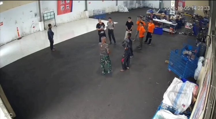 Viral Barang Tak Sesuai Pesanan, Oknum TNI AD dan Anaknya Pukul Satpam Shopee