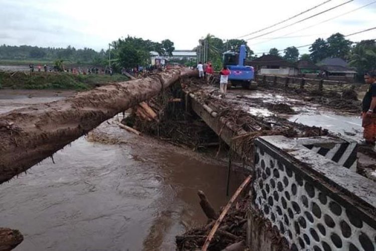 Banjir Bandang di Jembarana, Jalur Bali-Gilimanuk Lumpuh Total