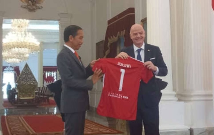 Jokowi akan Robohkan Stadion Kanjuruhan dan Dibangun Sesuai Standar FIFA