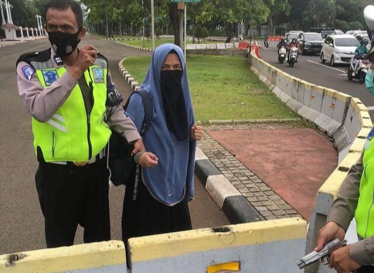 Breaking News! Wanita 25 Tahun Bawa Senjata Api Mencoba Trobos Istana Negara
