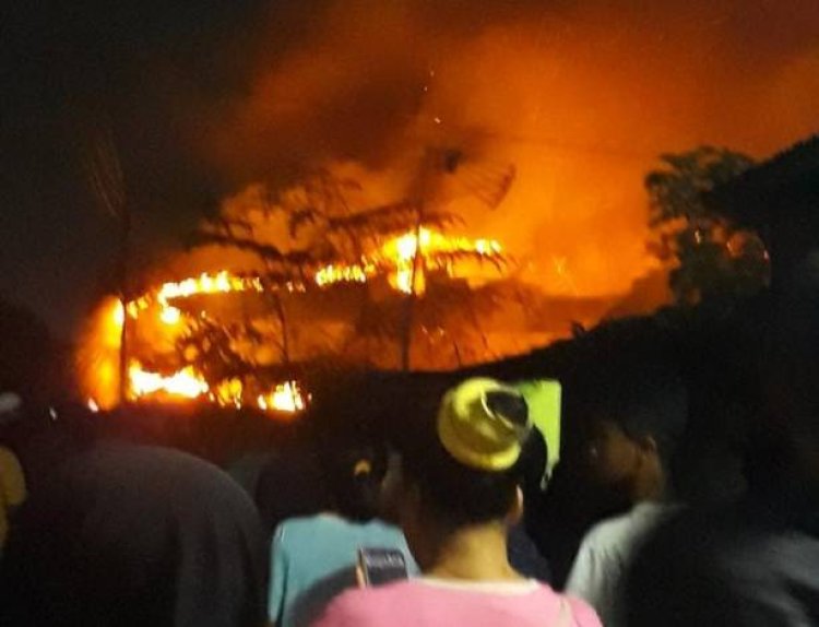 Kobaran Api Bakar Kantor Dinas Pendidikan Riau