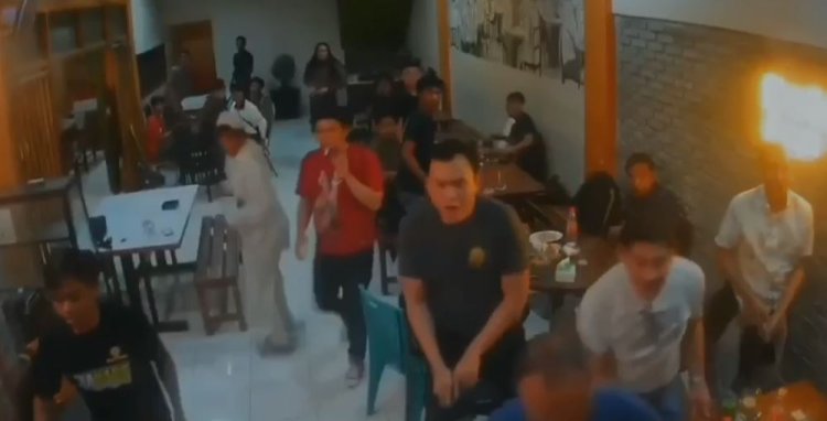 Remaja di Makassar Serang Warkop yang Ternyata Dikunjungi Polisi