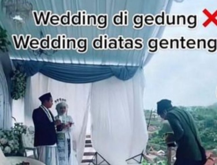 Viral Gelar Resepsi Pernikahan di Atas Genteng