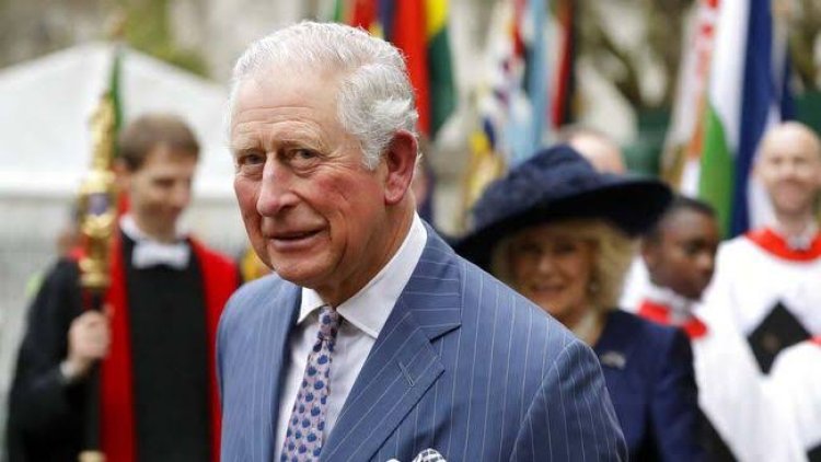 Raja Charles Inggris Dilempar Telur di Depan Umum