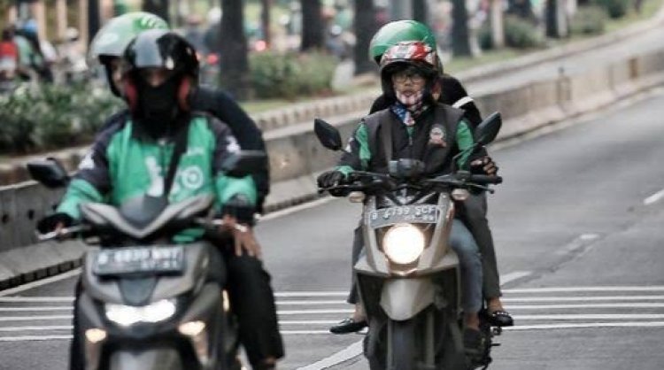 Viral Diduga Ojek Online Ugal-ugalan di Jakarta Barat