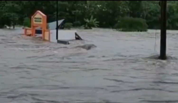 Banjir di Parepare Rendam Pemukiman Hingga Pemakaman