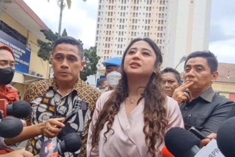 Dewi Perssik Sambangi Polres Depok Kembali Laporkan Haters