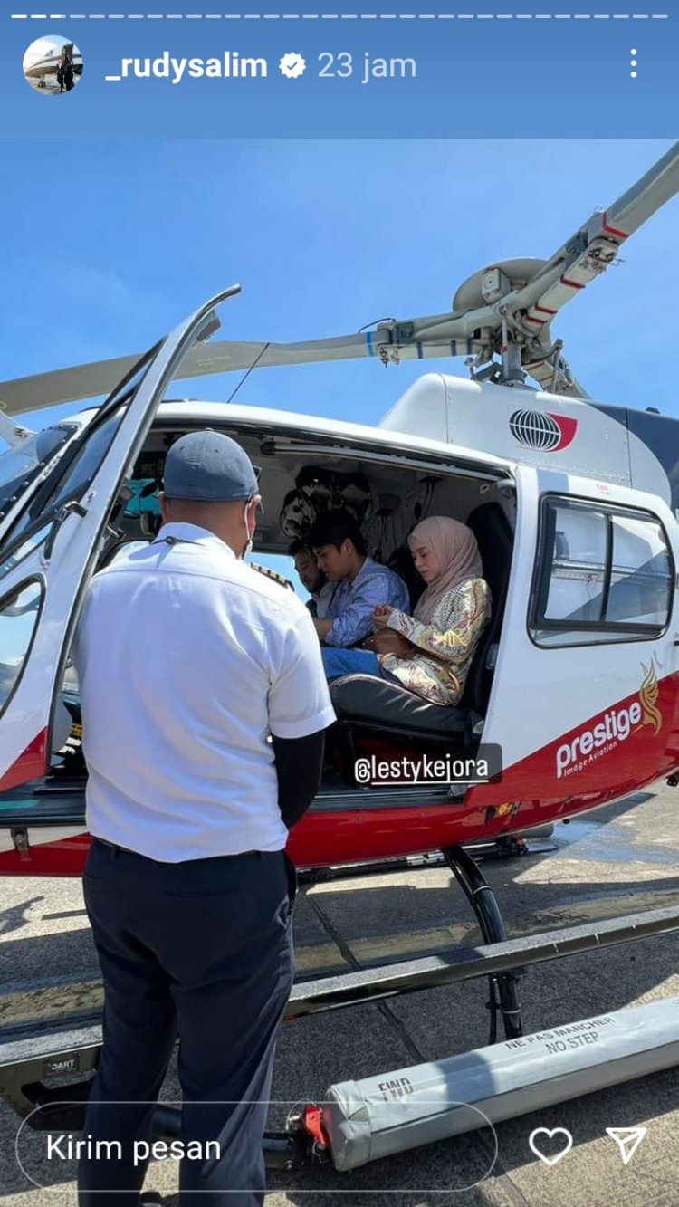 Naik Helikopter Rizky Billar-Lesti Kejora Beri Bantuan ke Korban Gempa Cianjur