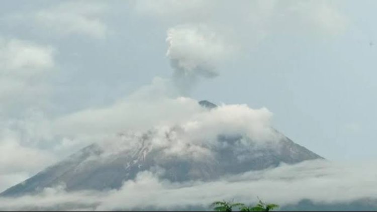 Status Gunung Semeru di Jawa Timur Meningkat di Level Awas