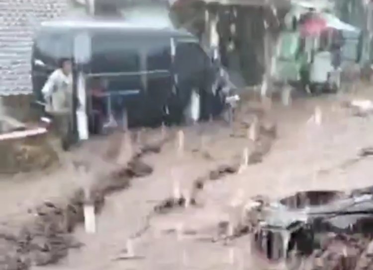 Banjir Bandang Terjang Kabupaten Bandung
