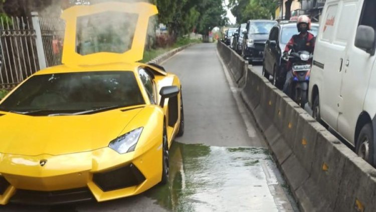 Lamborghini Mogok di Jalur TransJ Jakbar, Polisi Denda Sopir Rp 500 Ribu