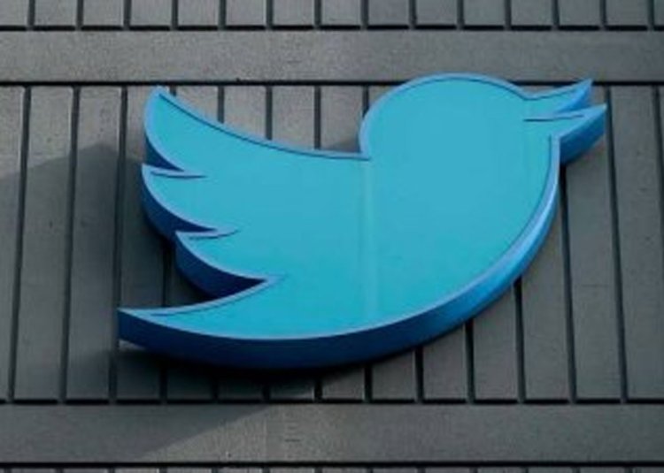 Twitter Jual Ratusan Item Barang di Kantornya Secara Online