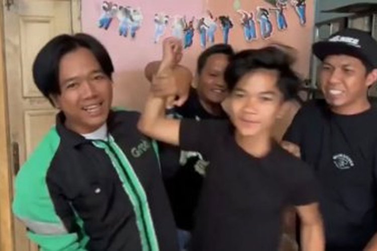 Viral Polisi di Lubuklinggau Nyanyikan Lagu ‘Happy Birthday’ saat Tangkap Pelaku Pencurian Besi