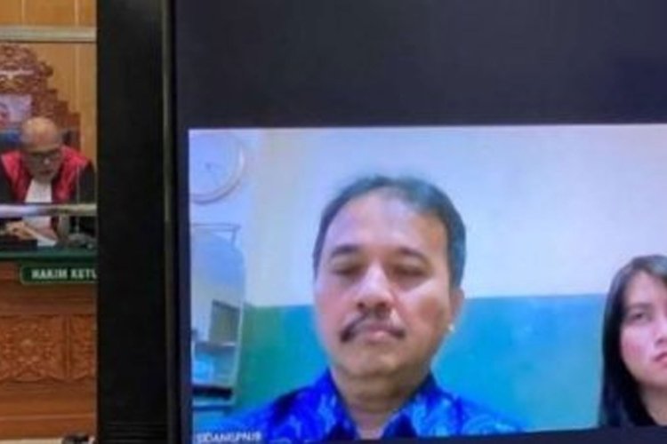 Putusan Banding, Hakim Perberat Hukuman Roy Suryo Ditambah Denda Rp150 Juta