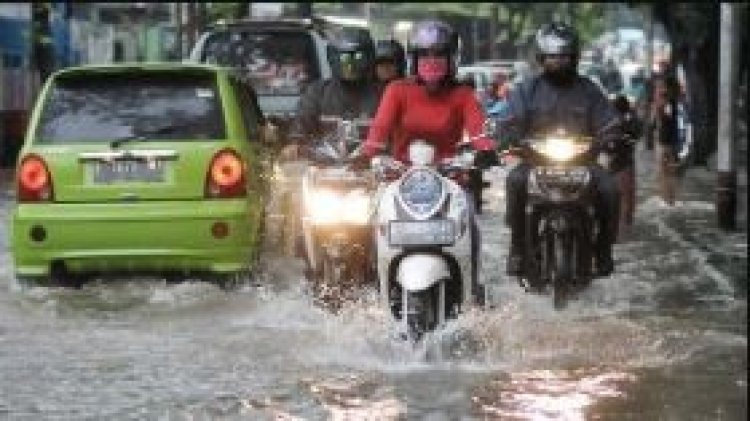 Daftar 4 RT dan 10 Ruas Jalan di Jakarta Terendam Banjir Imbas Hujan Deras.